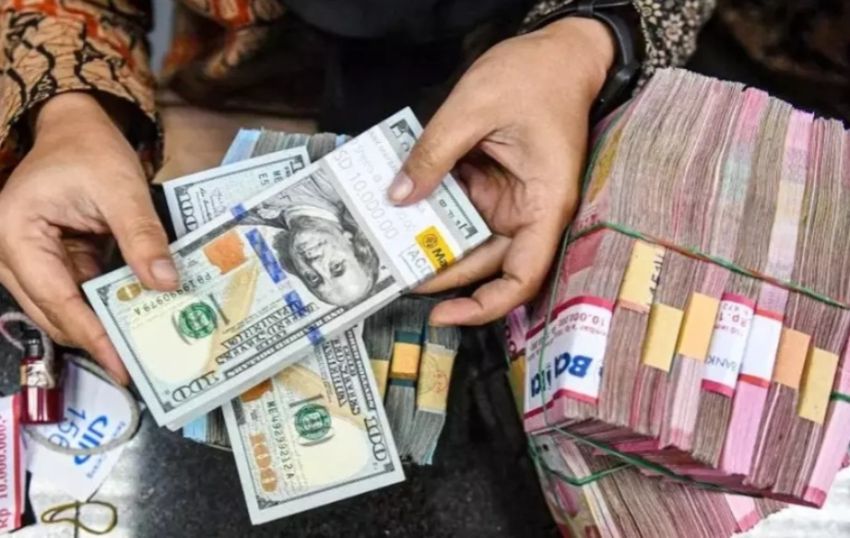 Rupiah Melemah ke Rp16.269, Sentimen Tarif Trump dan Kuatnya Dolar AS Tekan Pasar