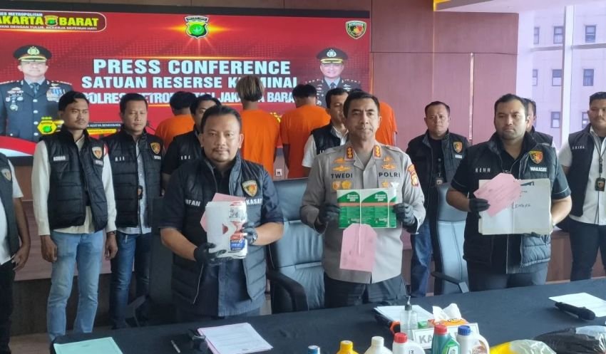 Polisi Bongkar Sindikat Oli Palsu di Jakarta Barat, Puluhan Merek Ternama Dipalsukan!