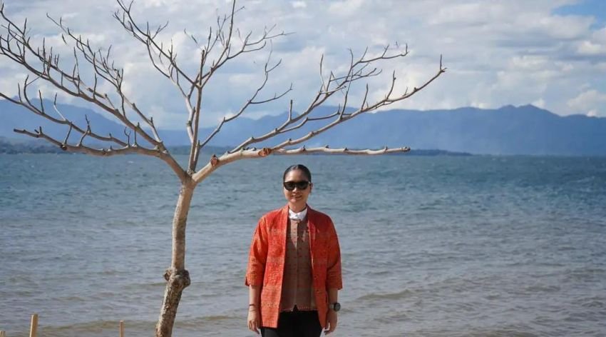 Wamenparekraf Kunjungi Pantai Bulbul Toba, Beri Masukan Penataan dan Dukung Pelatihan SDM Pariwisata