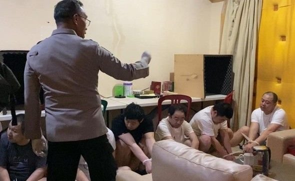 11 WN China Sewa Rumah Mewah di Jaksel, Sulap Jadi Kantor Polisi Palsu untuk Online Scam