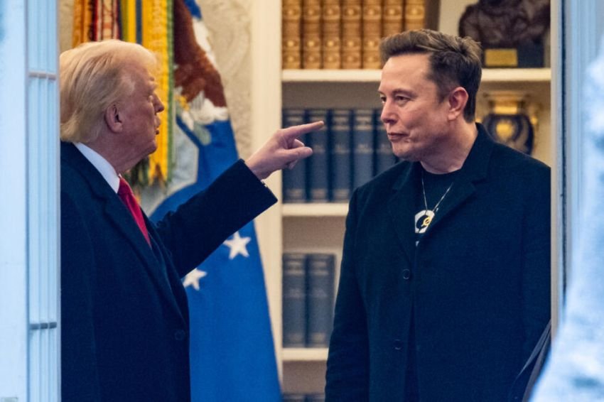 Trump Ancam Deportasi Elon Musk: Balas Dendam Politik atau Ancaman Konstitusi?