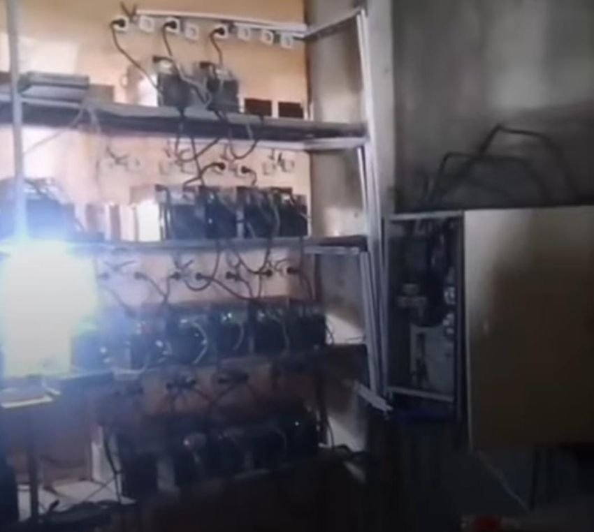 Viral! Warga Medan Gerebek Ruko Tambang Bitcoin, Polisi dan PLN Turun Tangan