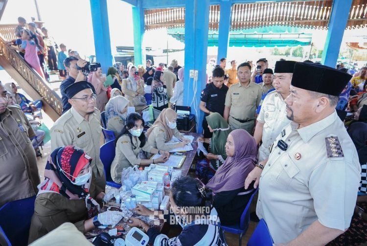 Pastikan Pelayanan Menyentuh Langsung Masyarakat, Bupati Batu Bara Tinjau Program Berlayar 6