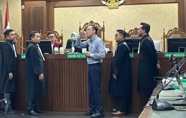 Eks Mendag Tom Lembong Cicipi Gula Rafinasi di Sidang Tipikor, Jelaskan Perbedaan GKM, GKP, dan GKR