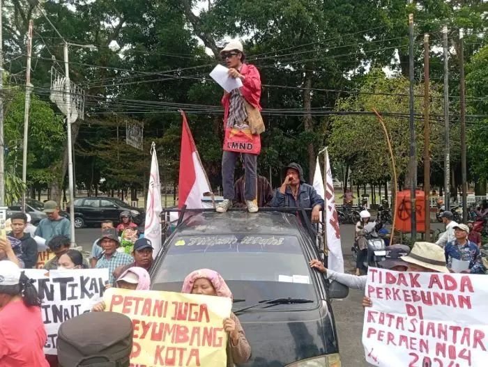 Warga Kampung Baru Pematangsiantar Kembali Geruduk Gedung DPRD Tuntut Kejelasan Status Lahan dan Hentikan Penggusuran