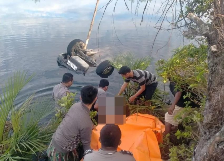 Mobil Terjun ke Sungai di Tapteng, Tiga Orang Meninggal Dunia