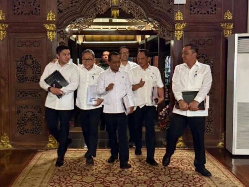 Presiden Prabowo Gelar Rapat Tertutup 4 Jam di Hambalang Bahas Tambang dan Hutan Ilegal