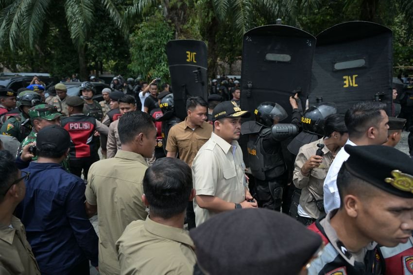 Gubernur Sumut Bobby Nasution Pimpin Pembongkaran Diskotek Sarang Narkoba di Deliserdang dan Langkat