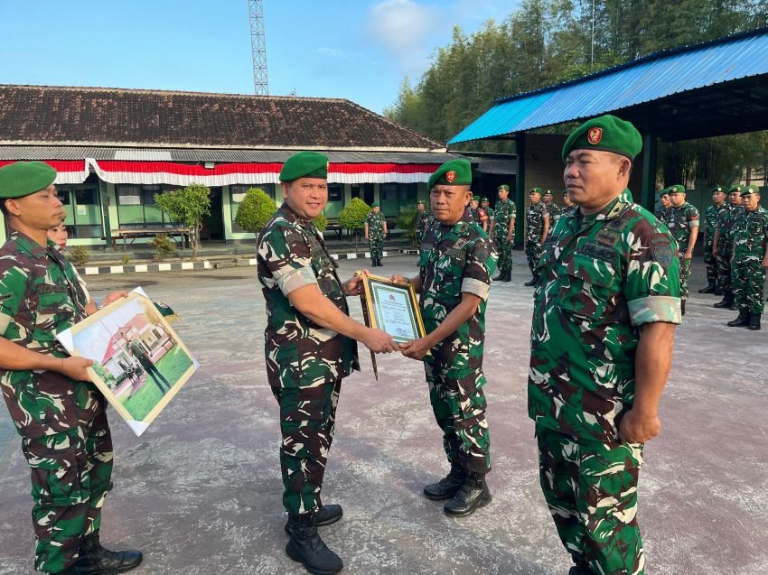 Kodim 1617/Jembrana Gelar Wisuda Purna Tugas, 80 Anggota TNI dan PNS Diwisuda dengan Haru