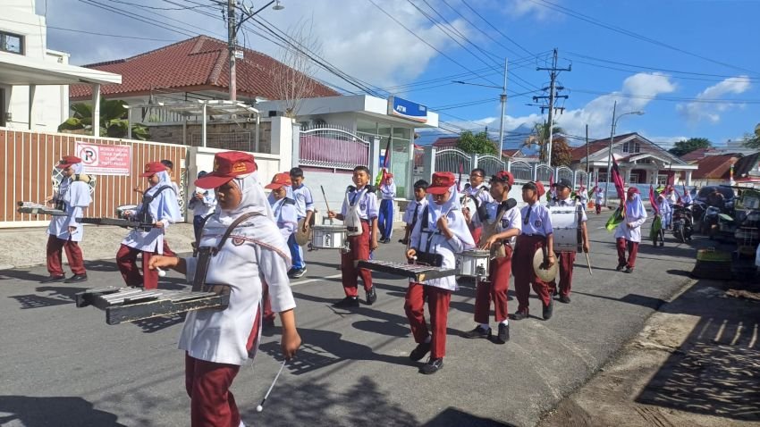 Menjelang HUT ke-80 RI, Semangat Siswa Padangsidimpuan Latihan Baris-Berbaris Tak Surut Meski Bertaruh Nyawa
