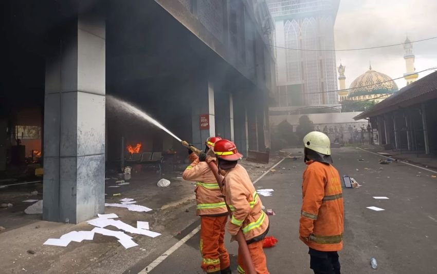 Kerugian Akibat Pembakaran dan Penjarahan Gedung DPRD NTB Diperkirakan Capai Puluhan Miliar