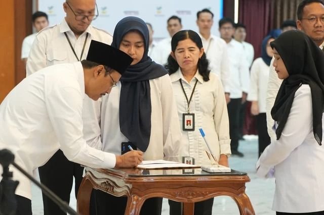 Menteri Sosial Gus Ipul Resmi Lantik 1.323 Guru PPPK Sekolah Rakyat dalam Upacara Hybrid