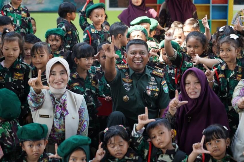 Danrem 011/Lilawangsa Sumbang Alat Peraga Pendidikan untuk TK Kartika Lhokseumawe