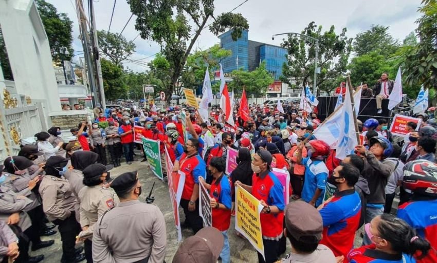 Ribuan Buruh di Sumut Gelar Aksi Terpusat di Depan Kantor DPRD, Usung Empat Tuntutan Utama