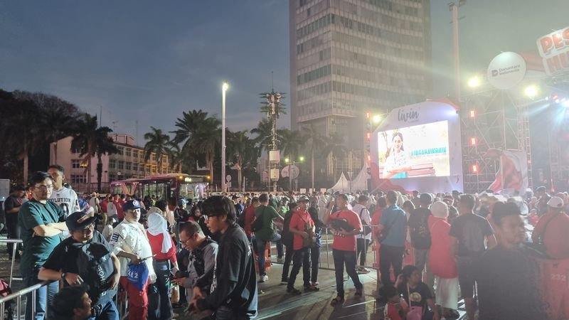 Karnaval HUT ke-80 RI di Bundaran HI Disambut Meriah Ribuan Warga