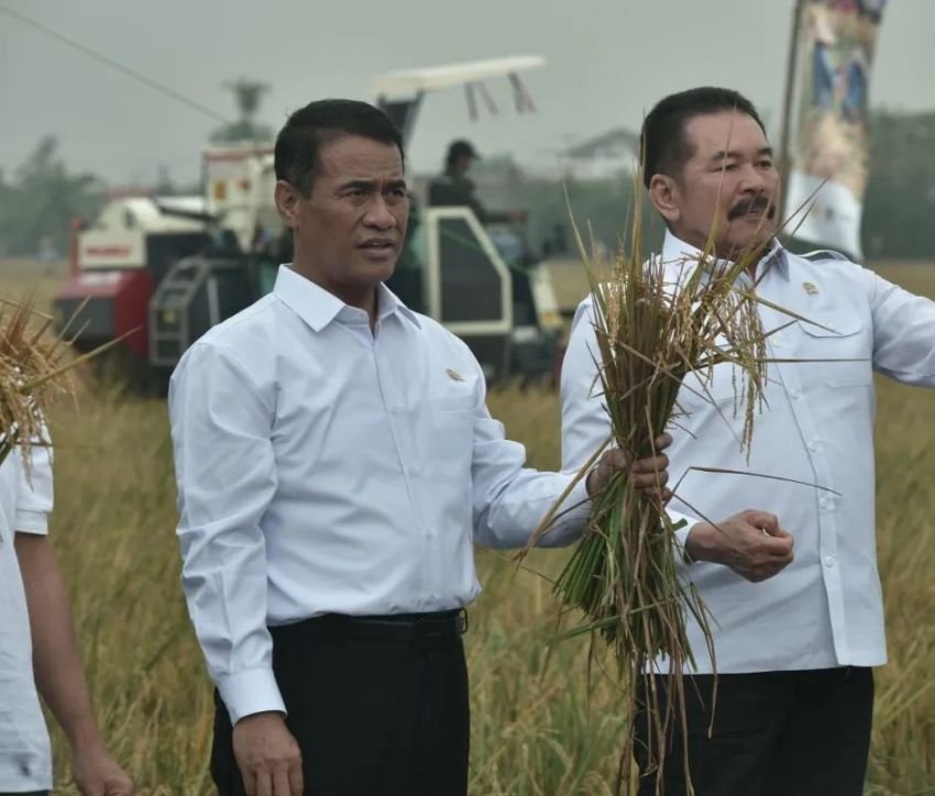 Jaksa Agung dan Mentan Panen Raya Padi Program Jaksa Mandiri Pangan di Bekasi, Dorong Swasembada Nasional