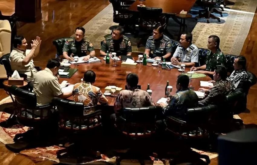 Presiden Prabowo Subianto Panggil Panglima TNI dan Kepala Staf TNI , Ada Apa?