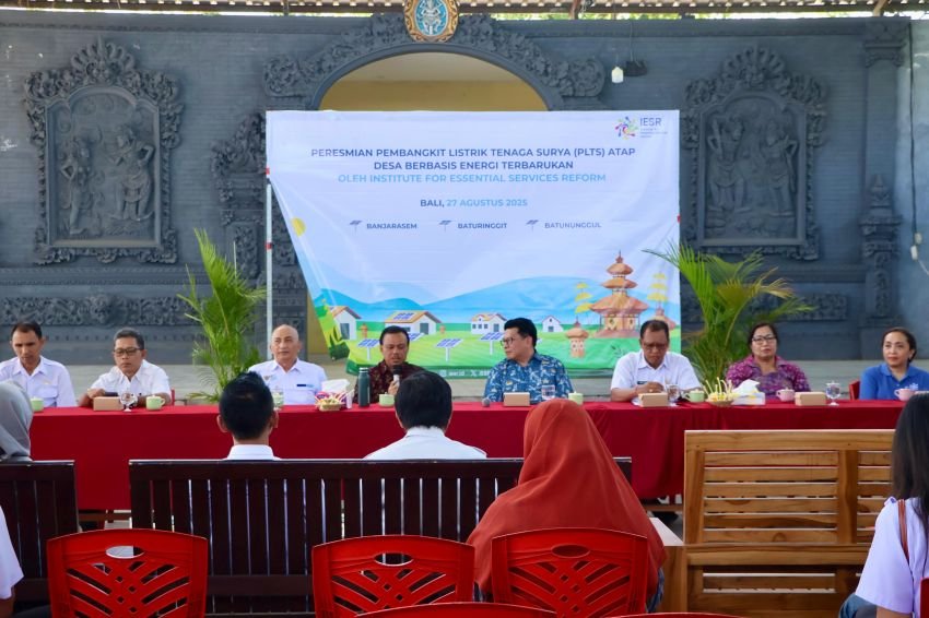 PLTS Atap Hadir di Tiga Desa Bali, Sekda Dewa Indra Dorong Replikasi ke Seluruh Desa