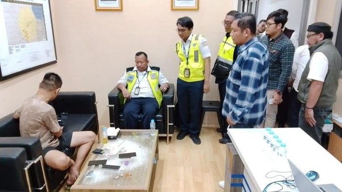 Teriak &lsquo;Bom&rsquo; di Pesawat Lion Air, Pria Berinisial H Resmi Jadi Tersangka