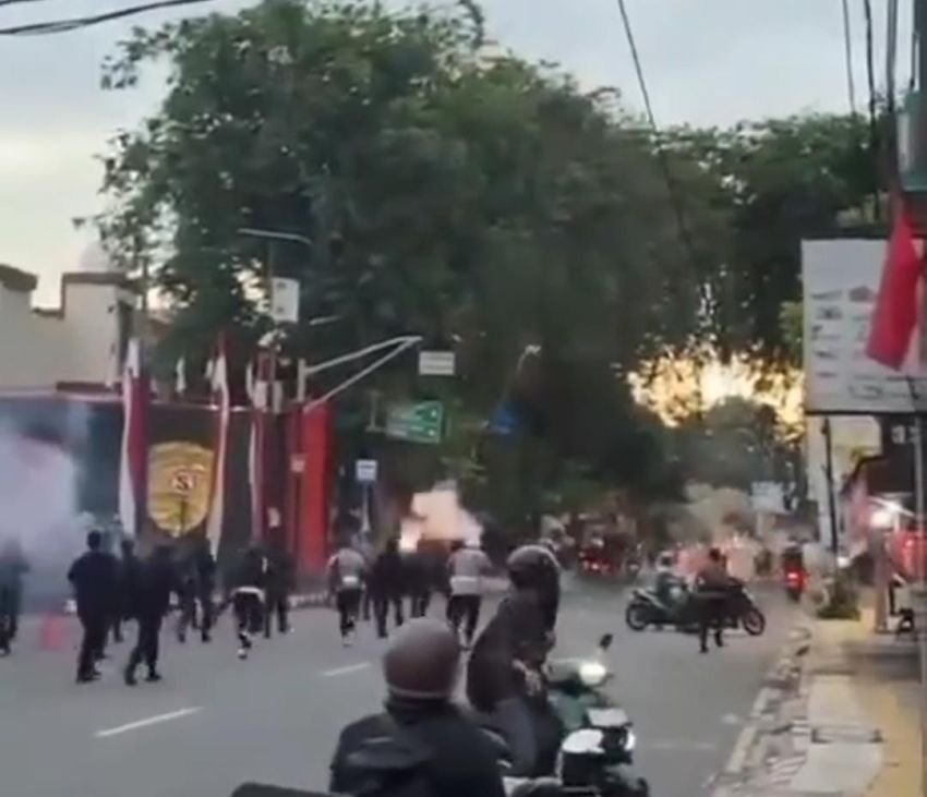 Massa Masih Bertahan di Sekitar Mako Brimob Kwitang, Situasi Masih Memanas