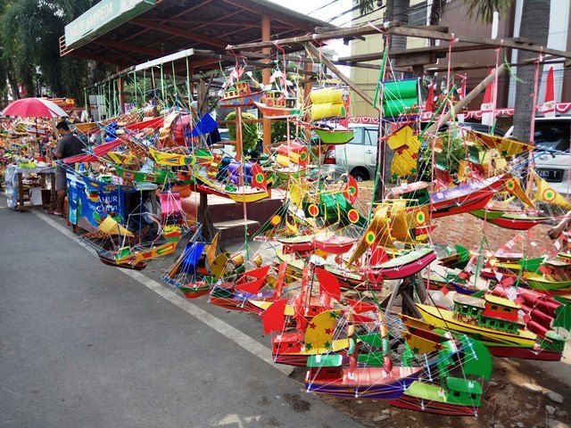 10 Tradisi Unik Rayakan HUT ke-80 RI di Berbagai Daerah Indonesia