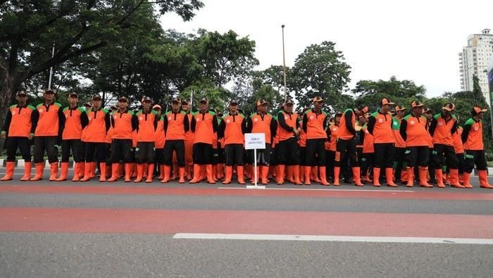 DLH DKI Jakarta Kerahkan 1.800 Petugas Jaga Kebersihan Selama HUT ke-80 RI