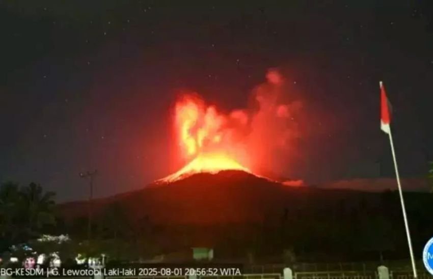 Gunung Lewotobi Laki-Laki Erupsi Dahsyat, Kolom Abu Capai 10.000 Meter