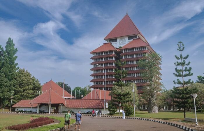 UI Serukan Ketenangan dan Hukum Tanpa Tebang Pilih di Tengah Gelombang Unjuk Rasa