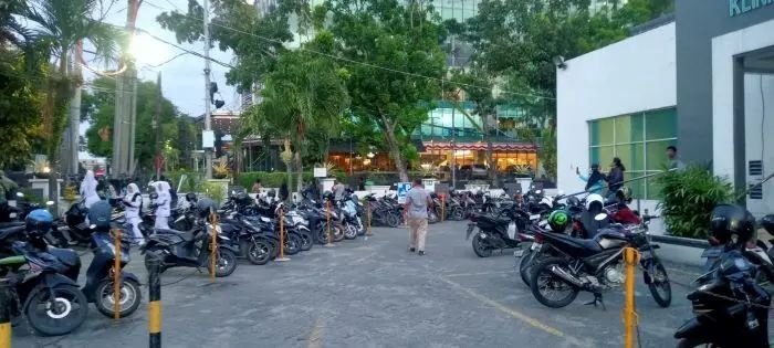 Gas Air Mata Warnai Aksi Ricuh di DPRD Sumut, Rumah Sakit Ikut Terdampak