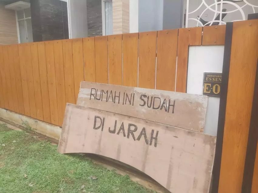 Rumah Kontrakan Zack Lee Disatroni Massa, Diduga Salah Sasaran Penjarahan?