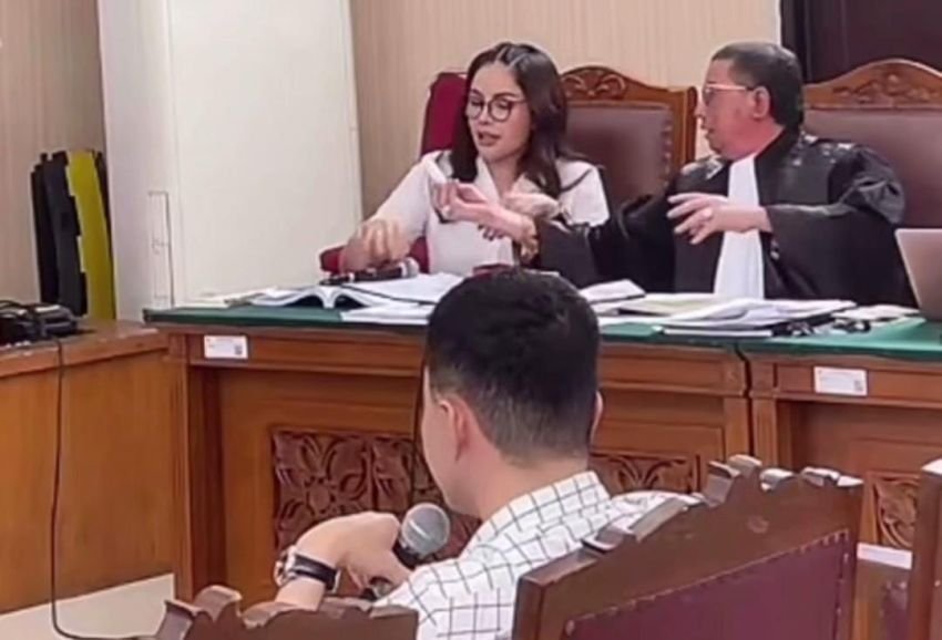 Di Hadapan Majelis Hakim, Dokter Oky Pratama Bantah Sarankan Reza Gladys Suap Nikita Mirzani