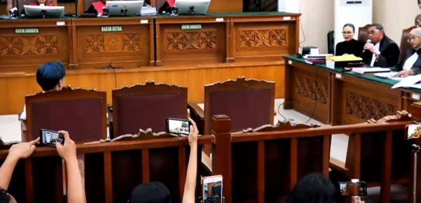 Kesaksian Mail di Sidang: Uang Tunai Rp 2 Miliar Dihambur di Jok Tengah Mobil