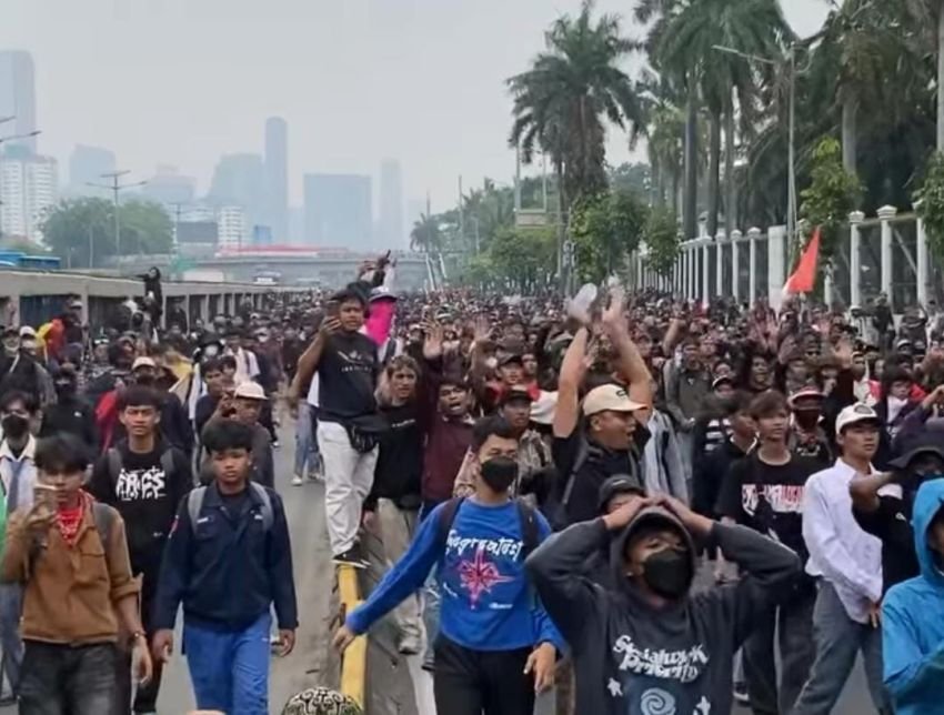 Polda Metro Cegah 120 Pelajar Gabung Demo Buruh di DPR, Diduga Terprovokasi Medsos