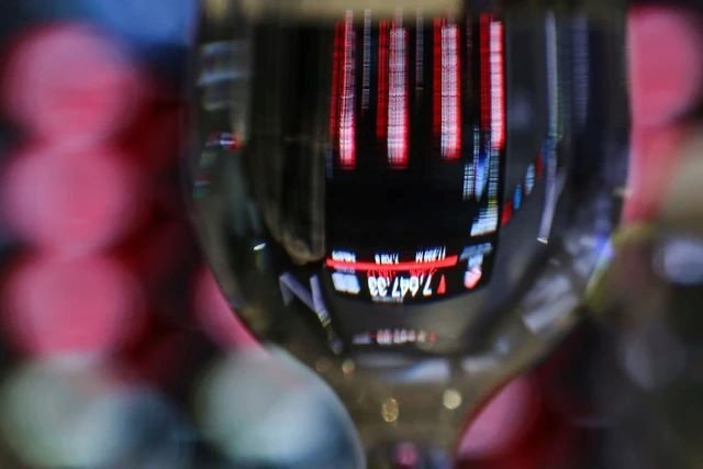 IHSG Dibuka Melemah ke 7.883, Rupiah Terkoreksi, Bursa Asia Bergerak Variatif