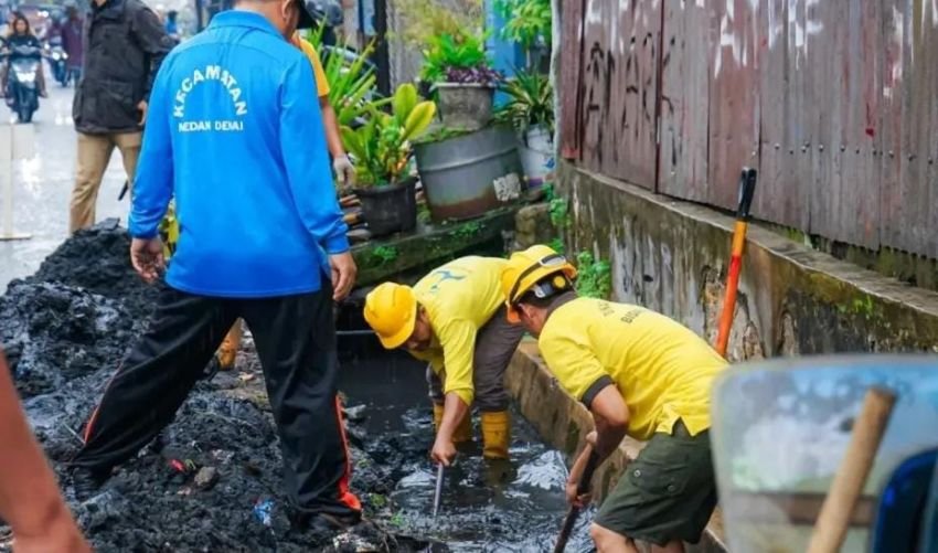 Hujan Tak Surutkan Semangat Warga Medan Rayakan World Cleanup Day 2025