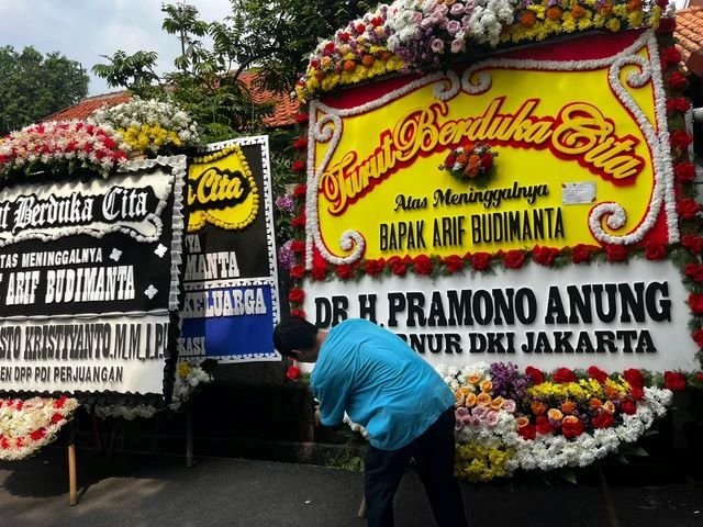 Rumah Duka Arif Budimanta Dipenuhi Karangan Bunga dari Megawati, Pramono Anung hingga Tokoh Nasional