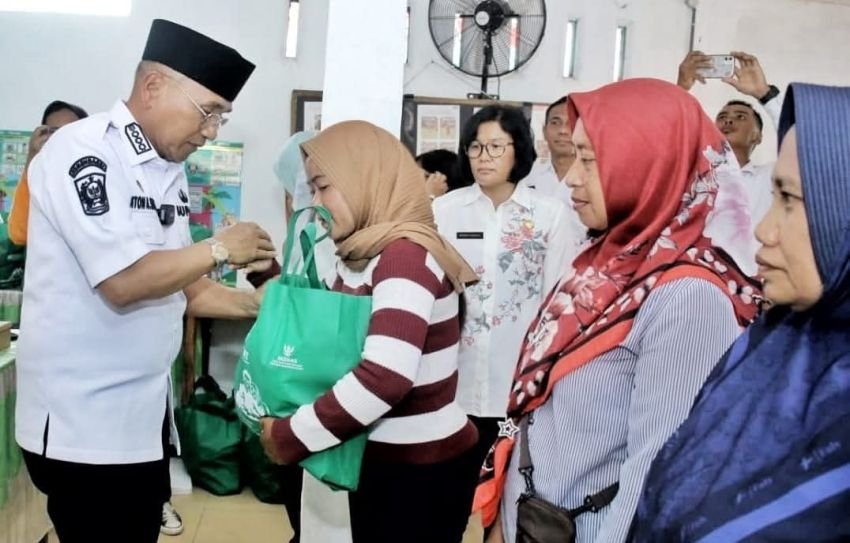 Bupati Anton Saragih Salurkan Bantuan Wapres ke Korban Bencana di Simalungun: “Saya Bertanggung Jawab atas Apa yang Terjadi”