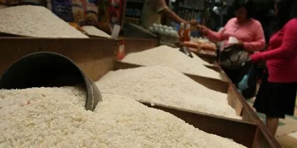 Harga Beras Premium Masih di Atas HET, Minyak Goreng dan Bawang Putih Ikut Naik