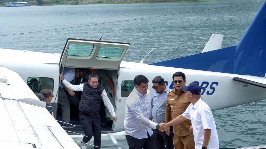 Bobby Nasution Jajal Pesawat Amfibi di Danau Toba: Transportasi Baru untuk Dorong Wisata dan Ekonomi