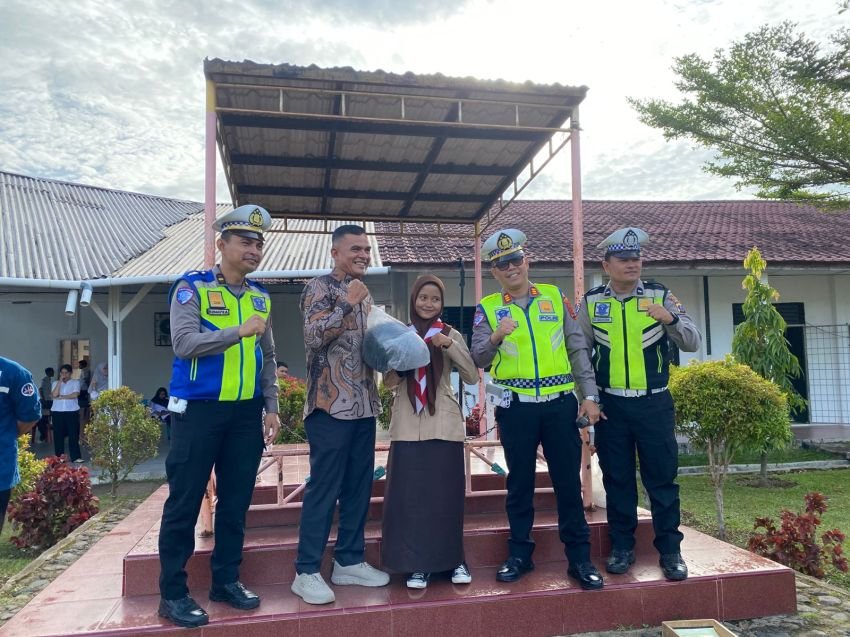 Sambut HUT Lantas ke-70, Satlantas Polres Padangsidimpuan Edukasi Pelajar Soal Tertib Lalu Lintas