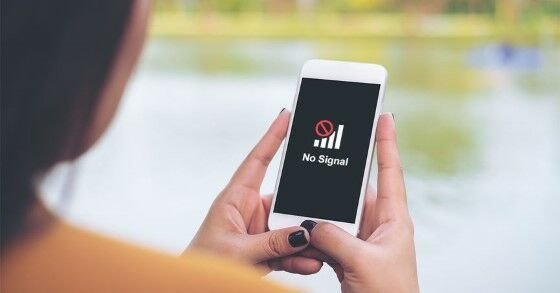 Sinyal iPhone Lemah? Coba Trik Mudah Ini Sebelum Bawa ke Tukang Servis