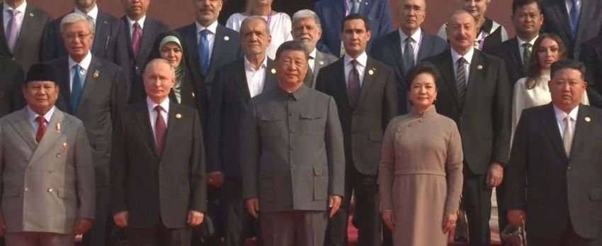 Prabowo Hadiri Parade Militer China, Berdiri Sejajar dengan Tokoh Dunia