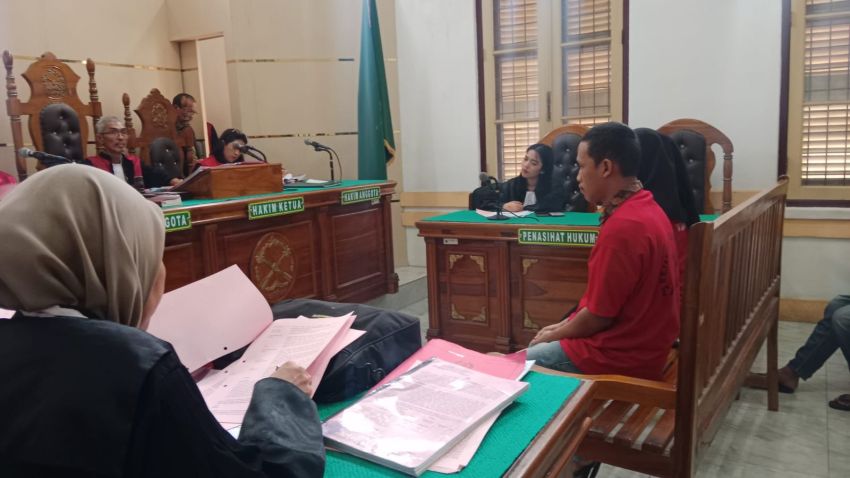 Abang-Adik Pembuang Bayi Hasil Hubungan Sedarah Diadili di PN Medan