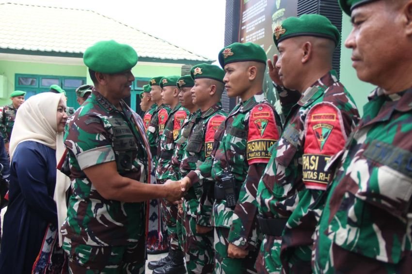Danpussenif Kunjungi Satgas Yonif 741/GN di Perbatasan RI-RDTL: Apresiasi Tugas Tanpa Pelanggaran