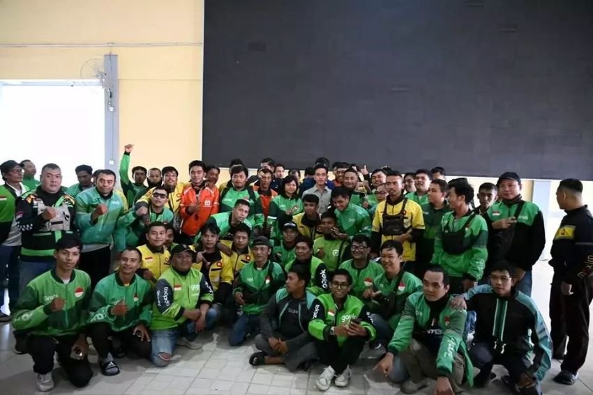 Makan Siang Bareng 280 Ojol di Batam, Wapres Gibran: Kesejahteraan Mereka Prioritas Kami