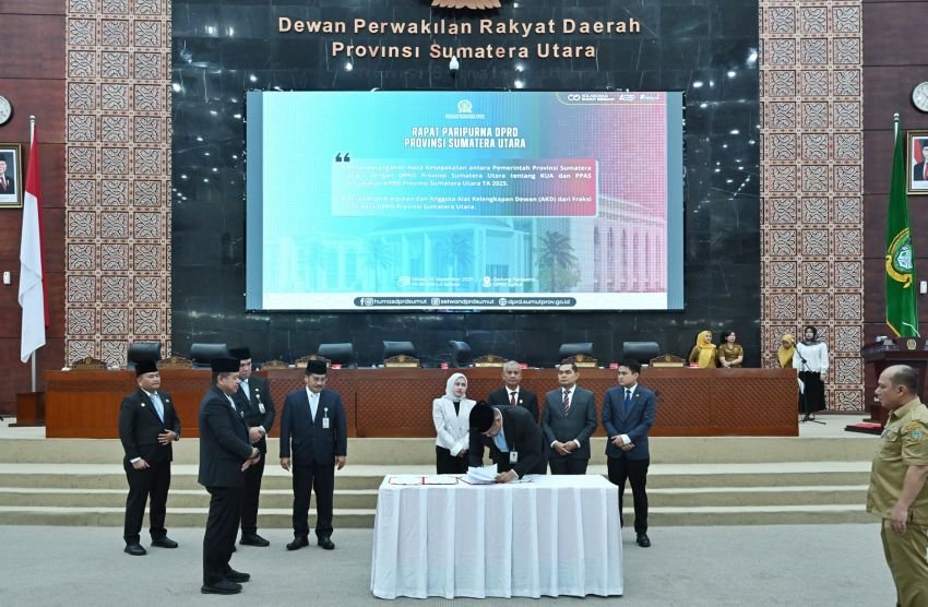 Langkah Awal Perubahan APBD 2025, Gubernur Bobby Tandatangani Nota Kesepakatan dengan DPRD Sumut