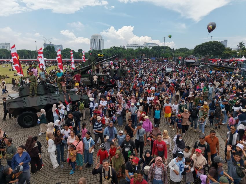 TNI AD Fair 2025 Hari Kedua Diserbu Ribuan Pengunjung, Dari Lari Bareng Kasad hingga Es Krim Gratis