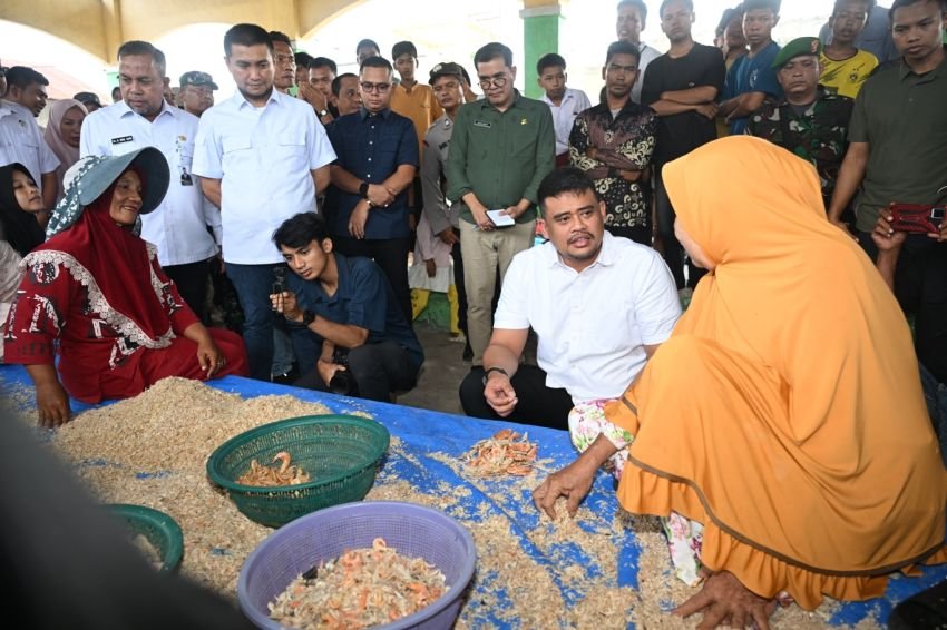 Bobby Nasution Dengar Langsung Keluhan Warga Pesisir Labura dan Dukung UMKM Lokal