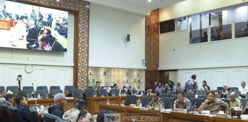 Rapat Prolegnas DPR Memanas, Komisi II Keberatan Baleg Ambil Alih RUU Pemilu