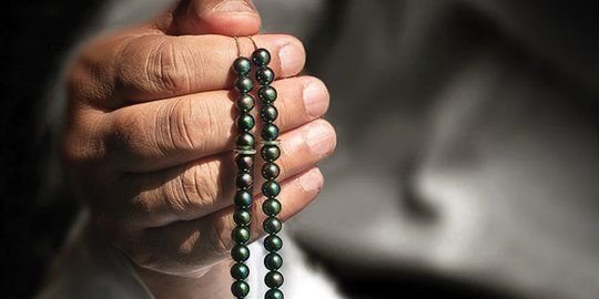 Saat Dunia Menyesakkan, Dzikir Ini Jadi Sandaran: Cukuplah Allah Sebagai Penolong